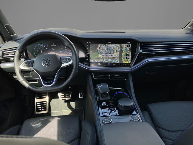 Volkswagen TOUAREG 3.0TSieHybrid 340kW/462PK 4MOTION R Edition · Panoramadak · Leder · DYNAUDIO · 360°Camera · Luchtvering · Garantie t/m 22-07-2030 of 100000km.