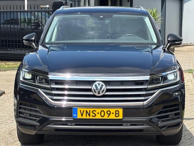 Volkswagen TOUAREG 3.0 TDI Grijs Kenteken Bedrijfsauto 2019 Trekhaak 3500KG X5 Q7