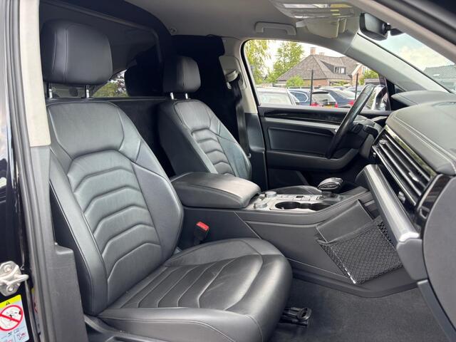 Volkswagen TOUAREG 3.0 TDI Grijs Kenteken Bedrijfsauto 2019 Trekhaak 3500KG X5 Q7