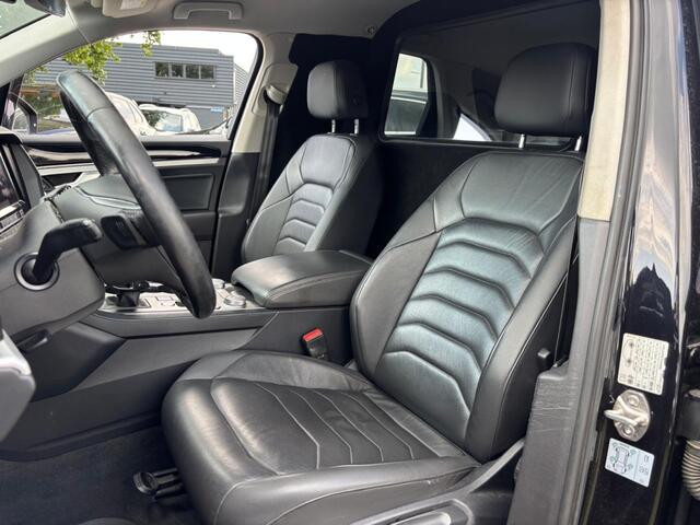 Volkswagen TOUAREG 3.0 TDI Grijs Kenteken Bedrijfsauto 2019 Trekhaak 3500KG X5 Q7