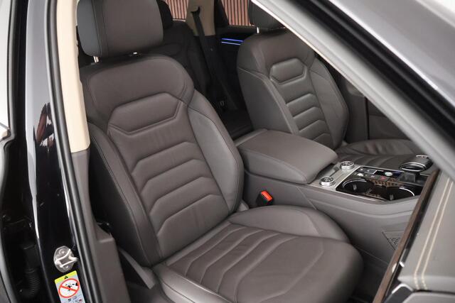 Volkswagen TOUAREG 3.0 TSI 381pk eHybrid 4MOTION Trekhaak Leder 360Camera Dynaudio Panoramadak Virtual Cockpit Navigatie