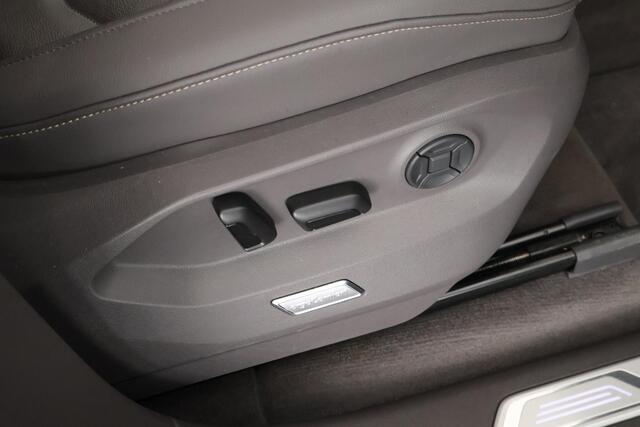 Volkswagen TOUAREG 3.0 TSI 381pk eHybrid 4MOTION Trekhaak Leder 360Camera Dynaudio Panoramadak Virtual Cockpit Navigatie