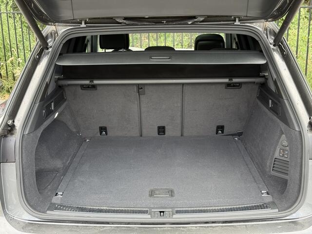Volkswagen TOUAREG 3.0 TSi 4MOTION R | Trekhaak | luchtvering | Pano | Keyless