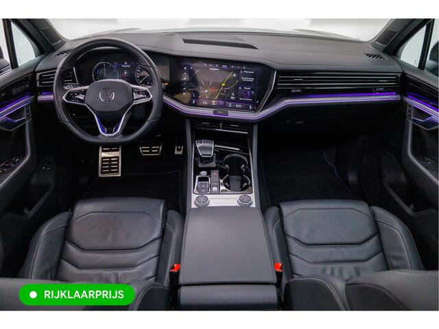 Volkswagen TOUAREG 3.0 TSi 4MOTION R-line 462 PK | Panoramadak | Luchtvering | Leer | Travel Assist | El.verstelbare stoel met geheugen, Wegklapbare trekhaak, Stoel- stuurverwarming, Keyless, Sfeerverlichting