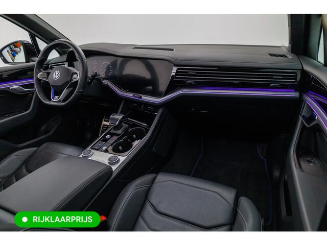 Volkswagen TOUAREG 3.0 TSi 4MOTION R-line 462 PK | Panoramadak | Luchtvering | Leer | Travel Assist | El.verstelbare stoel met geheugen, Wegklapbare trekhaak, Stoel- stuurverwarming, Keyless, Sfeerverlichting
