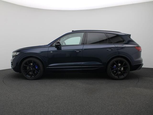 Volkswagen TOUAREG 3.0 TSi eHybrid 4MOTION R Edition 462PK Aut. Final Edition, Panoramadak, Trekhaak, Luchtvering, Keyless, Matrix LED-Verlichting, Alarm, 22" LM Velgen, Memorystoelen, Softclose