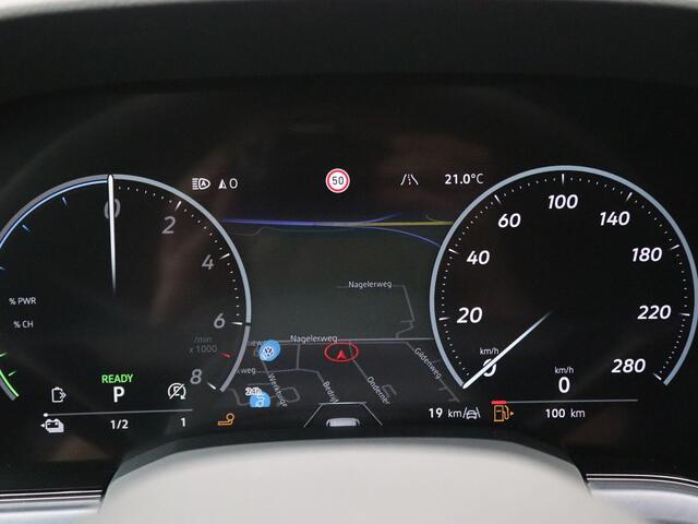 Volkswagen TOUAREG 3.0 TSi eHybrid 4MOTION R Edition 462PK Aut. Final Edition, Panoramadak, Trekhaak, Luchtvering, Keyless, Matrix LED-Verlichting, Alarm, 22" LM Velgen, Memorystoelen, Softclose