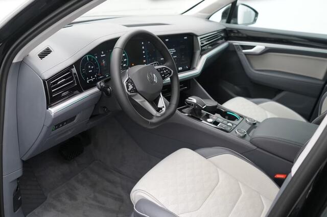Volkswagen TOUAREG 3.0 TSi eHybrid 4MOTION Elegance Head-Up Stoelkoeling Massage Panoramadak Trekhaak Luchtvering