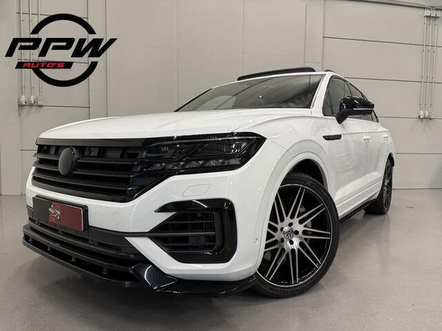 Volkswagen TOUAREG R 3.0 TSi 4MOTION eHybrid 462PK PANO/PUGLIA/LUCHTVERING/NACHT-ZICHT/TREKHAAK/22"/SOFT-CLOSE/360CAMERA/ACC/DYNAUDIO/HEAD-UP/BLACK-OPTIC/MAXTON-BODYKIT/DRIVER ASS.PLUS/MASSAGE/FULL OPTIONS/VOLLEDIG VW DEALER HISTORIE