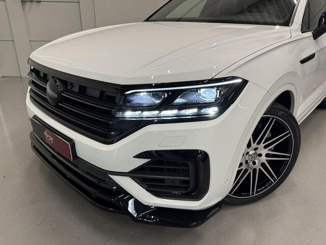 Volkswagen TOUAREG R 3.0 TSi 4MOTION eHybrid 462PK PANO/PUGLIA/LUCHTVERING/NACHT-ZICHT/TREKHAAK/22"/SOFT-CLOSE/360CAMERA/ACC/DYNAUDIO/HEAD-UP/BLACK-OPTIC/MAXTON-BODYKIT/DRIVER ASS.PLUS/MASSAGE/FULL OPTIONS/VOLLEDIG VW DEALER HISTORIE