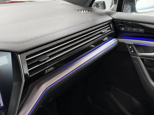 Volkswagen TOUAREG 3.0 TSi 4MOTION R LINE - PANORAMADAK - TREKHAAK - LUCHTVERING - HUD - 360 CAMERA - SFEERVERLICHTING - MASSAGE STOELEN
