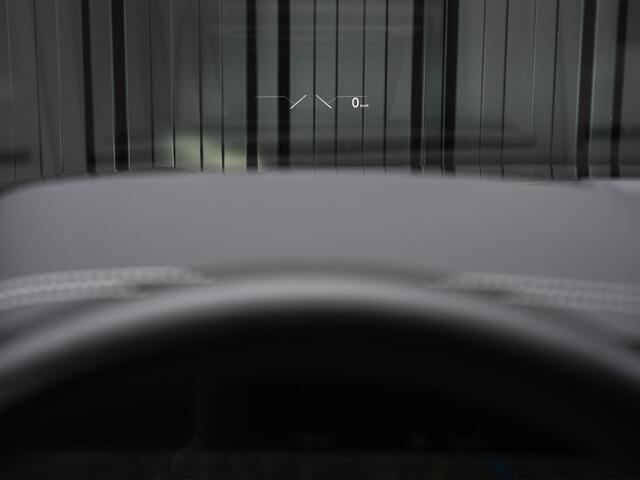 Volkswagen TOUAREG 3.0 TSi eHybrid 4MOTION | Panoramadak | Night Vision | Luchtvering | Massagestoelen + Ventilatie | Dynaudio | HUD | 360 Camera | Ambiance Interieur | Trekhaak | Soft Close | Stoelverwarming V+A |