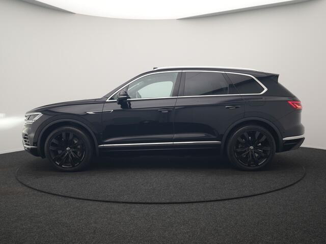 Volkswagen TOUAREG 3.0 TSi eHybrid 4MOTION PHEV 381pk Dealer O.H | Luchtvering | Trekhaak Af Fabriek | Panodak | Adaptive Cruise | Lederen Sportstoelen Memory & Verwarmd | Keyless | Apple Carplay | Virtual | Navigatie | DAB | 21"L.M | Plug In Hybrid |