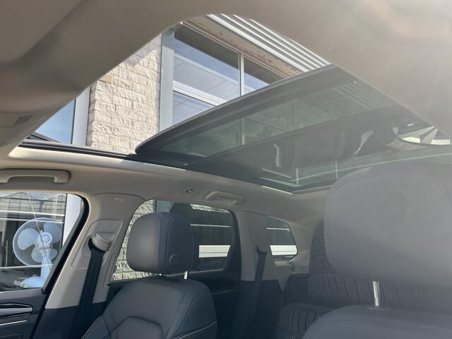 Volkswagen TOUAREG 3.0 TSi eHybrid 4MOTION Elegance / 381 PK/ AUTOMAAT/ TREKHAAK/ LUCHTVERING/ PANO/ MEMORY SEAT/ STOELVERWARM. & VERKOELING/ APP-CONNECT/ 360 CAMERA/ LEER