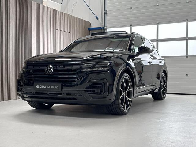 Volkswagen TOUAREG 3.0 TSi eHybrid 4MOTION R LINE - NACHTZICHT - PANORAMADAK - TREKHAAK - LUCHTVERING - HUD - 360 CAMERA - SFEERVERLICHTING - STOELKOELING
