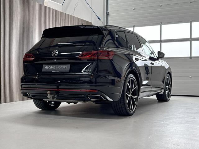 Volkswagen TOUAREG 3.0 TSi eHybrid 4MOTION R LINE - NACHTZICHT - PANORAMADAK - TREKHAAK - LUCHTVERING - HUD - 360 CAMERA - SFEERVERLICHTING - STOELKOELING