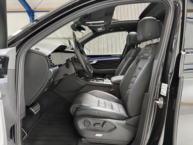 Volkswagen TOUAREG 3.0 TSi eHybrid 4MOTION R LINE - NACHTZICHT - PANORAMADAK - TREKHAAK - LUCHTVERING - HUD - 360 CAMERA - SFEERVERLICHTING - STOELKOELING