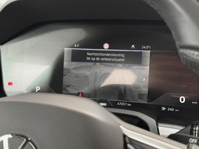 Volkswagen TOUAREG 3.0 TSi eHybrid 4MOTION R LINE - NACHTZICHT - PANORAMADAK - TREKHAAK - LUCHTVERING - HUD - 360 CAMERA - SFEERVERLICHTING - STOELKOELING