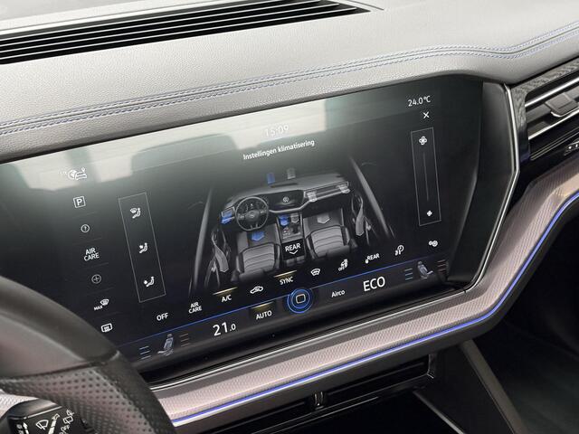 Volkswagen TOUAREG 3.0 TSi eHybrid 4MOTION R LINE - NACHTZICHT - PANORAMADAK - TREKHAAK - LUCHTVERING - HUD - 360 CAMERA - SFEERVERLICHTING - STOELKOELING