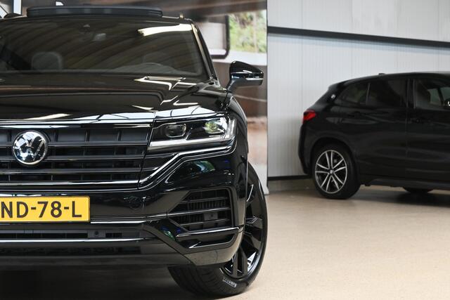 Volkswagen TOUAREG 3.0 TSI e-Hybrid 380pk R-Line | Memory - Massage - Koeling | Luchtvering | Panoramadak | 100% (Dealer) onderhouden label