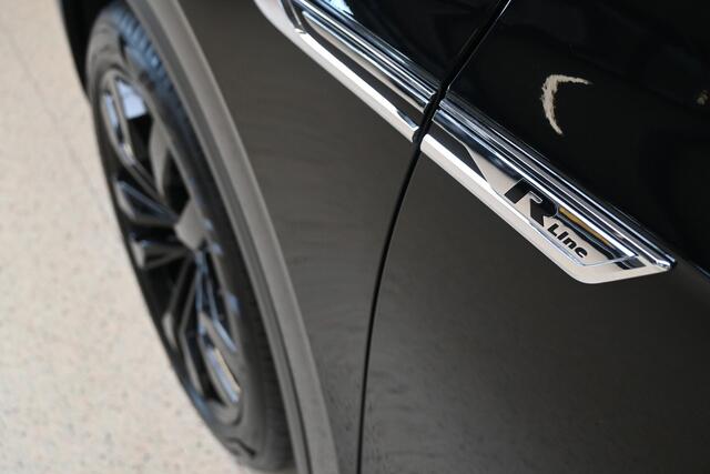 Volkswagen TOUAREG 3.0 TSI e-Hybrid 380pk R-Line | Memory - Massage - Koeling | Luchtvering | Panoramadak | 100% (Dealer) onderhouden label