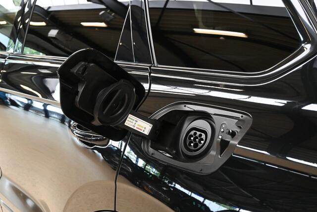Volkswagen TOUAREG 3.0 TSI e-Hybrid 380pk R-Line | Memory - Massage - Koeling | Luchtvering | Panoramadak | 100% (Dealer) onderhouden label