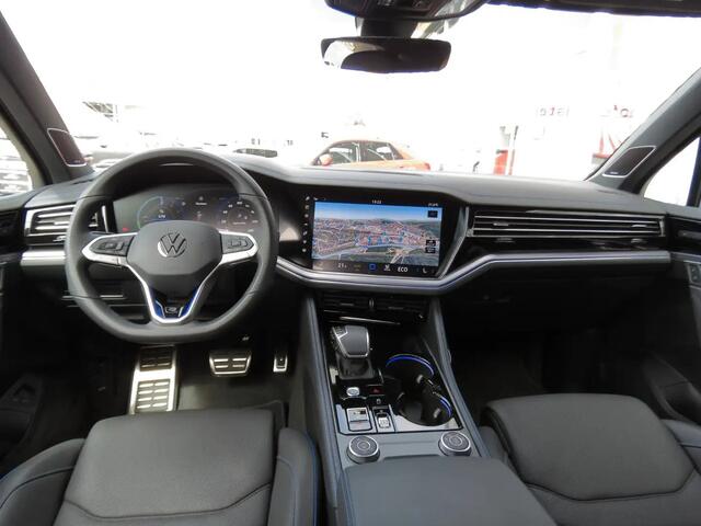 Volkswagen TOUAREG 3.0 TSi eHybrid 4M R Pano Trekh DynAudio Stoel-koel Massage HUD 360