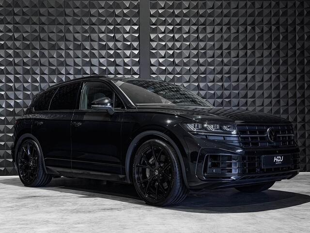 Volkswagen TOUAREG 3.0 TSi eHybrid 4M |All Black | Pano | 22" | Dynaudio | Topv | Memo | IQ Li. + Drive | Ambiente Verl. 30 Kleuren | Park |