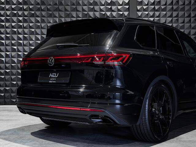 Volkswagen TOUAREG 3.0 TSi eHybrid 4M |All Black | Pano | 22" | Dynaudio | Topv | Memo | IQ Li. + Drive | Ambiente Verl. 30 Kleuren | Park |