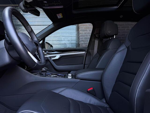 Volkswagen TOUAREG 3.0 TSi eHybrid 4M |All Black | Pano | 22" | Dynaudio | Topv | Memo | IQ Li. + Drive | Ambiente Verl. 30 Kleuren | Park |
