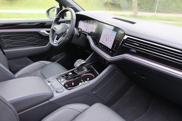 Volkswagen TOUAREG 3.0 TSi eHybrid 4MOTION R Edition Pano/IQ.Light HD/Puglia Leder/Dynaudio/360/Head-up/Luchtvering/Massage/R-Line/22"