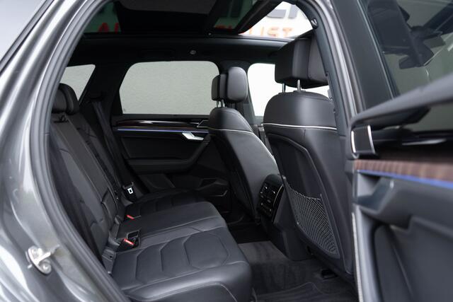 Volkswagen TOUAREG 3.0 TSI eHybrid 4MOTION / Panoramadak/ 22 Inch Velgen/ Ergo Comfort/ Dynaudio/ 280kW