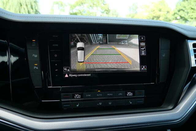 Volkswagen TOUAREG 3.0 TSI R-Line 340 PK | Pano | Luchtvering | Trekhaak | Carplay | Leder | Memory | 21''