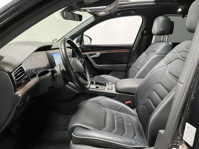 Volkswagen TOUAREG 3.0 TSi eHybrid 4MOTION Elegance / AUTOMAAT/ 381PK/ PANO/ TREKHAAK/ LEER/ LUCHTVERING/ APP-CONNECT/ PARK.SENSOR. + 360 CAMERA/ STUUR+STOELVERWARM./ MEMORY + MASSAGE/ DCC/ ACC/ ELEK.ACHTERKLEP/ HEAD-UP/ NAVI/ DAB