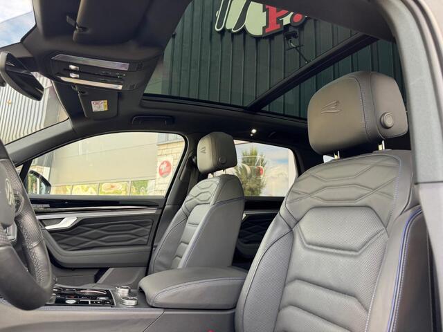 Volkswagen TOUAREG Touareg R 3.0 TSI 462pk 4motion e-Hybrid Facelift Pano Hud Massage