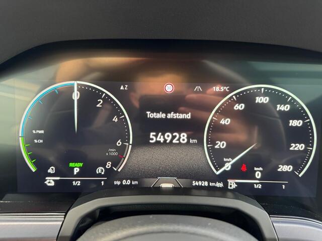 Volkswagen TOUAREG Touareg R 3.0 TSI 462pk 4motion e-Hybrid Facelift Pano Hud Massage