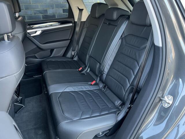Volkswagen TOUAREG 3.0 TSi eHybrid 4MOTION km 48.000 nap 1e eigenaar