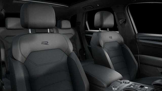 Volkswagen TOUAREG 3.0 TSi eHybrid 4MOTION R 462PK Aut. Panoramadak, Trekhaak, 360gr. Camera, 21" LM Velgen, Keyless, Elektr. Achterklep, Navi, Memorystoel