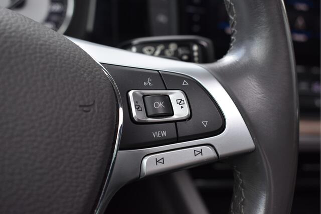 Volkswagen TOUAREG 3.0 TDI Atmosphere Panoramadak, Memory, Adaptive cruise, Stoelverwarming
