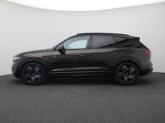 Volkswagen TOUAREG 3.0 TSi eHybrid 4MOTION R Edition 462PK Aut. SOH 98%, Panoramadak, Memorystoel, Keyless, Elektr. Achterklep, Head-Up Display, 21" LM Velgen, 360gr. Camera