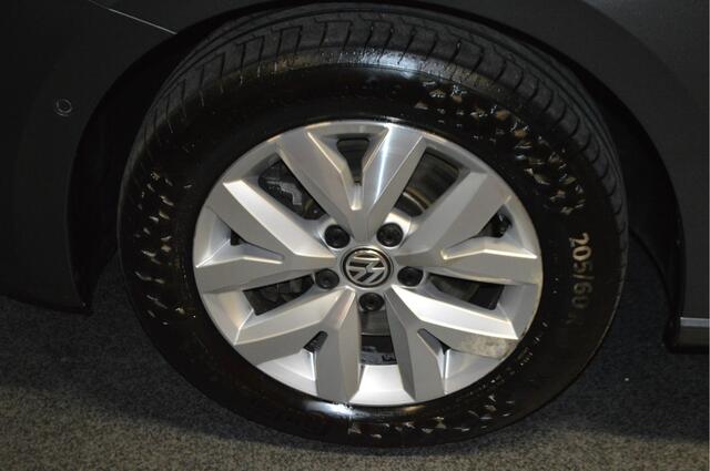 Volkswagen TOURAN 1.6 TDI SCR Comfortline Business , A UITRIJ CAM , CLIMATR , CR CONTR , NAVI , PDC V+A ,