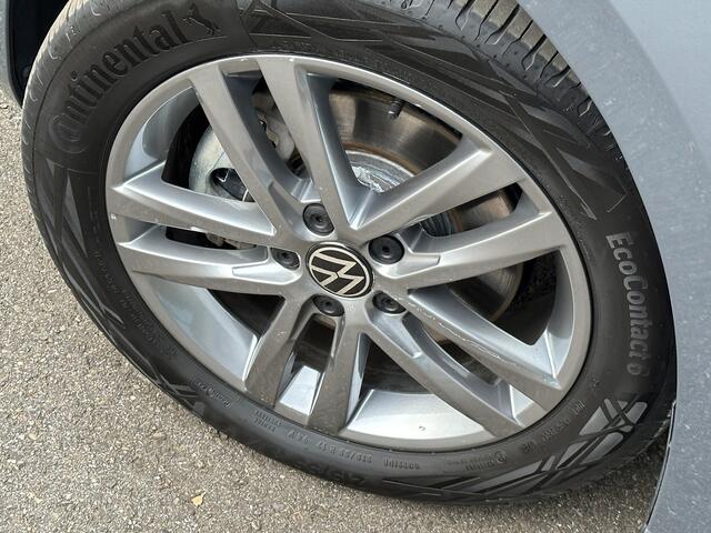 Volkswagen TOURAN 1.5 TSI 150pk DSG Highline 7-persoons | Dode hoek | Virtual cockpit | Navi | Rijklaar incl. garantie