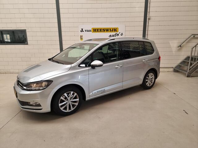 Volkswagen TOURAN 1.4 TSI Connected Series Pdc | Lmv | Panoramadak | Trekhaak | Keyless
