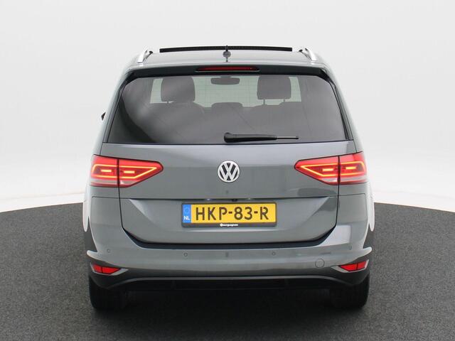 Volkswagen TOURAN 1.5 TSi 150 Pk Automaat Highline 7 Persoons | Leder | Panoramadak | Trekhaak | Full LED | Camera | Navigatie | 77.148 Km!!