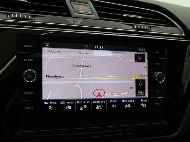 Volkswagen TOURAN 1.5 TSi 150 Pk Automaat Highline 7 Persoons | Leder | Panoramadak | Trekhaak | Full LED | Camera | Navigatie | 77.148 Km!!