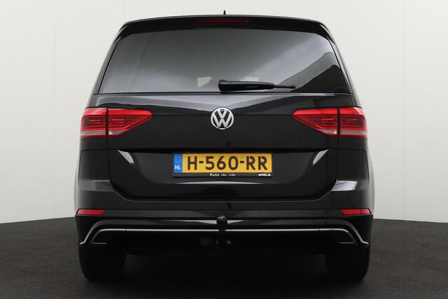 Volkswagen TOURAN 1.5 TSI Aut. R-Line 7-pers Trekhaak Pano-dak Carplay Adapt. Cruise