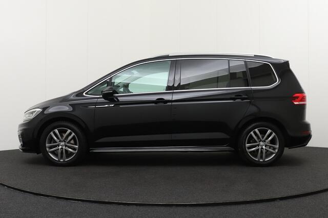 Volkswagen TOURAN 1.5 TSI Aut. R-Line 7-pers Trekhaak Pano-dak Carplay Adapt. Cruise