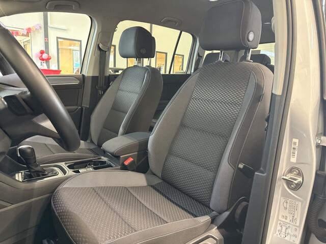 Volkswagen TOURAN 1.5 TSI Highline 7p | ADAPTIVE CRUISE | PDC V EN A | NAVI | LMV