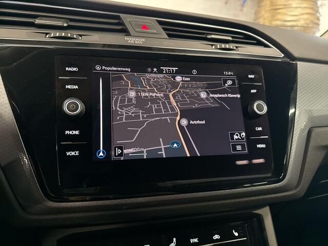 Volkswagen TOURAN 1.5 TSI Highline 7p | ADAPTIVE CRUISE | PDC V EN A | NAVI | LMV