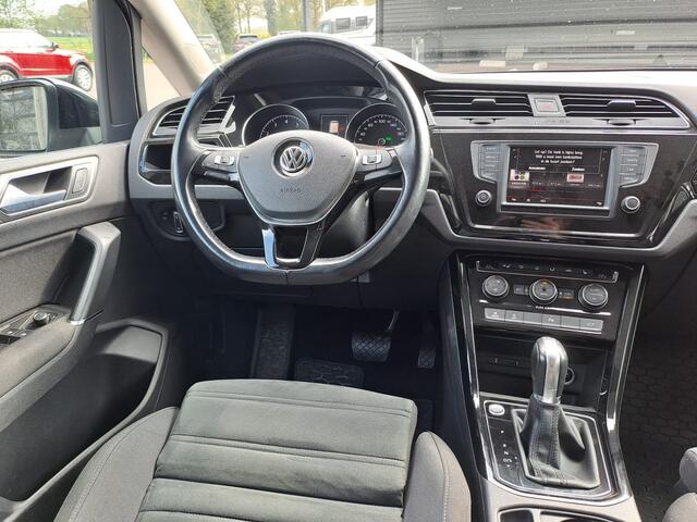 Volkswagen TOURAN 1.4 TSI Highline | Automaat | Navi | Trekhaak | Stoel- en stuurverwarming | ACC | LED |